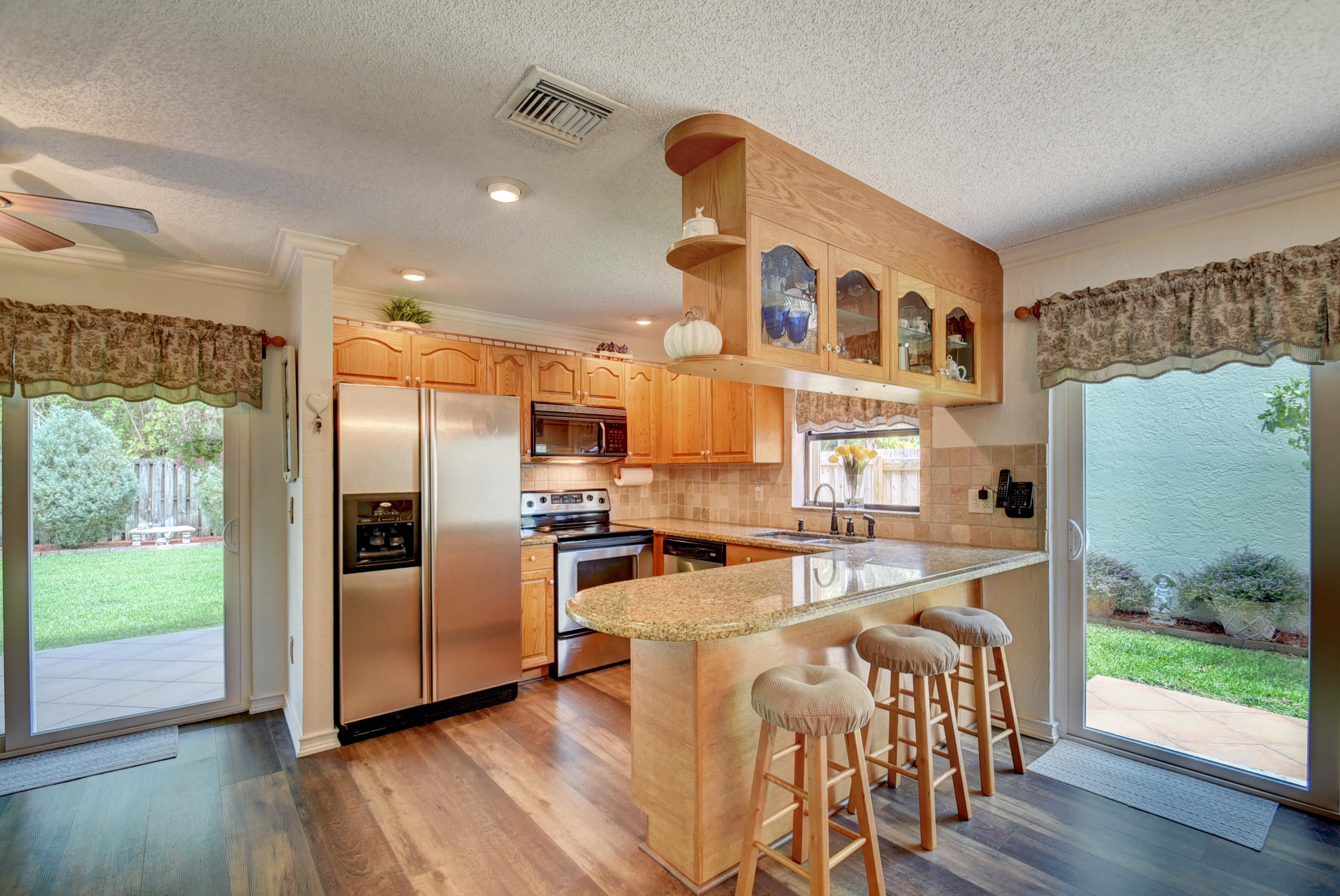 22980 Old Inlet Bridge Drive Boca Raton, FL 33433 - Photo 5 of 19 kitchen