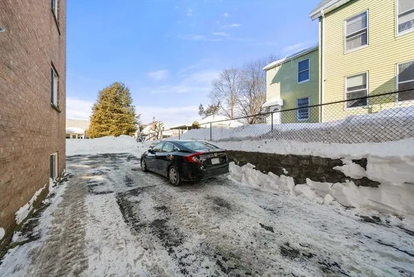 $2,600 | 22 Irving Street, Unit 15, Everett, MA 02149