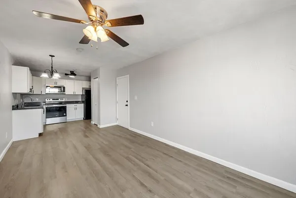 $2,600 | 22 Irving Street, Unit 15, Everett, MA 02149