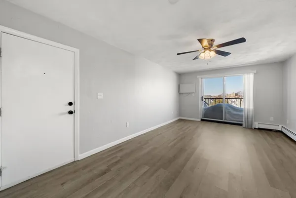 $2,600 | 22 Irving Street, Unit 15, Everett, MA 02149