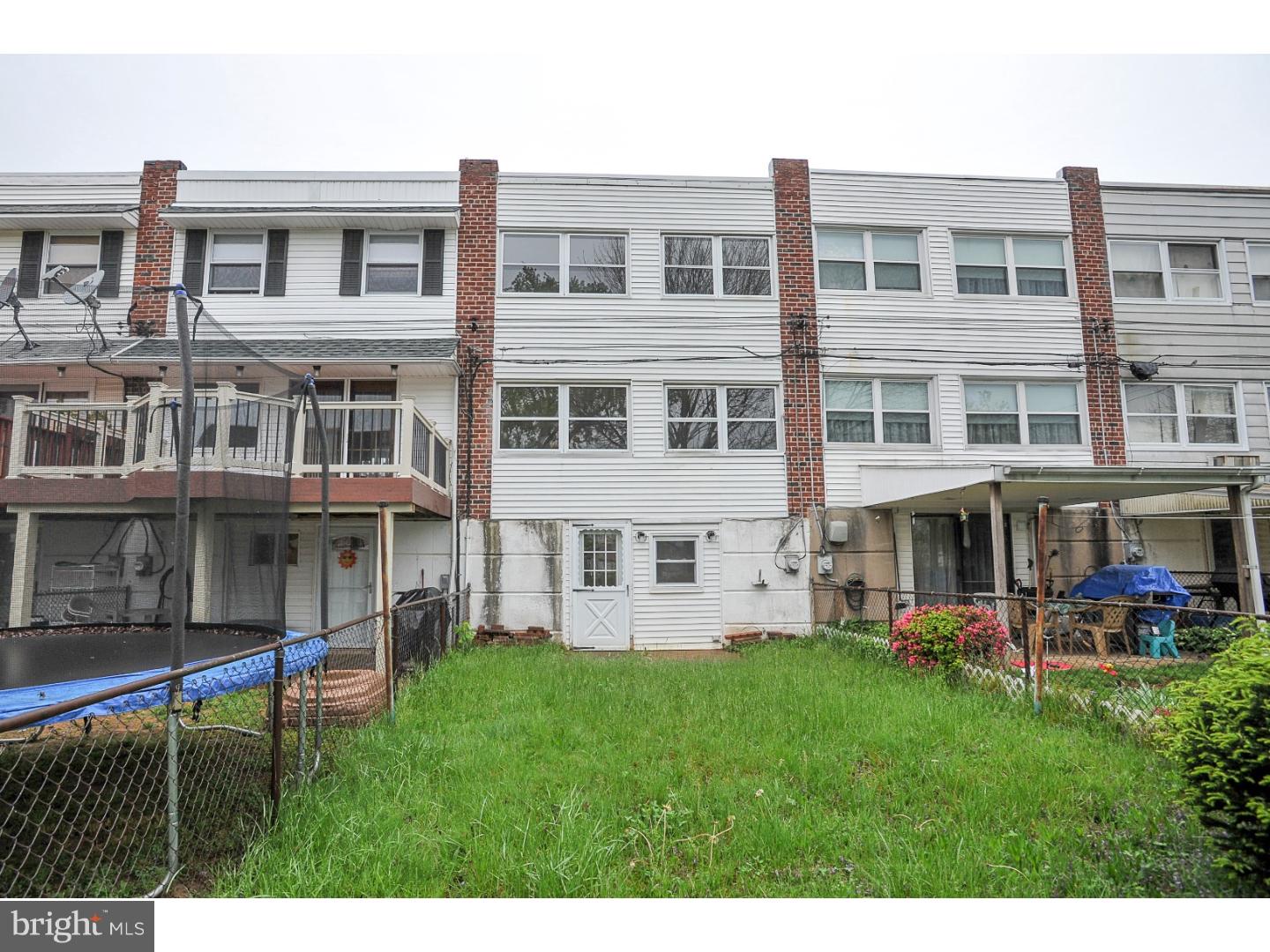 3204 Holly Road Philadelphia, PA 19154 - Photo 25 of 25 Exterior Back