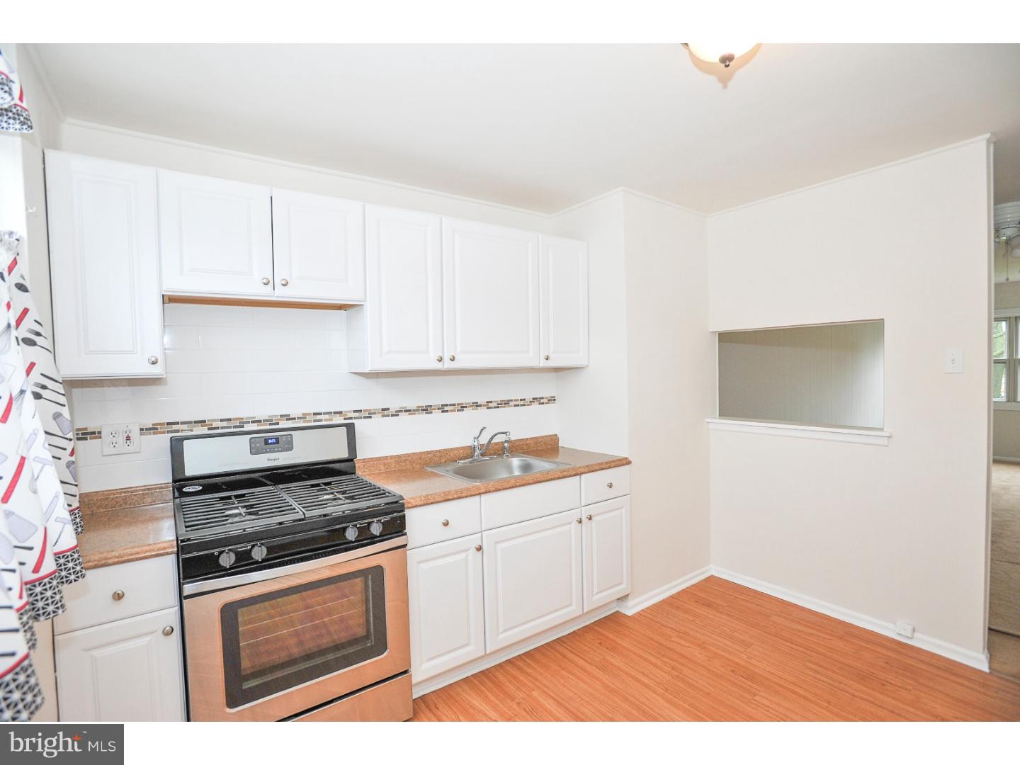 3204 Holly Road Philadelphia, PA 19154 - Photo 5 of 25 Kitchen