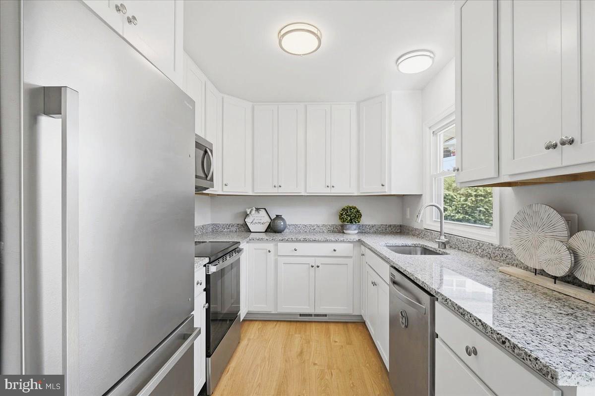 48695 St James Church Road Lexington Park, MD 20653 - Photo 6 of 30 Gorgeous Kitchen!