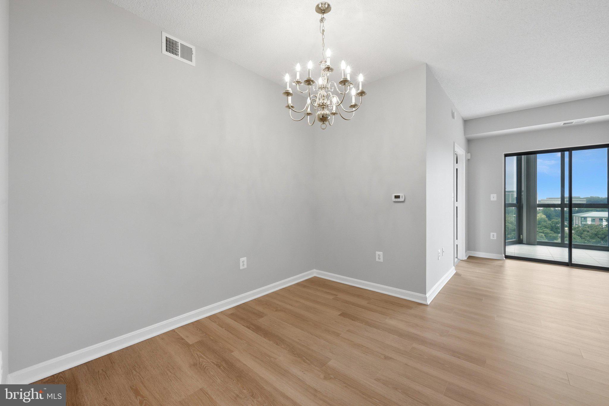 19375 Cypress Ridge Terrace, Unit 922 Leesburg, VA 20176 - Photo 14 of 89 Dining Area