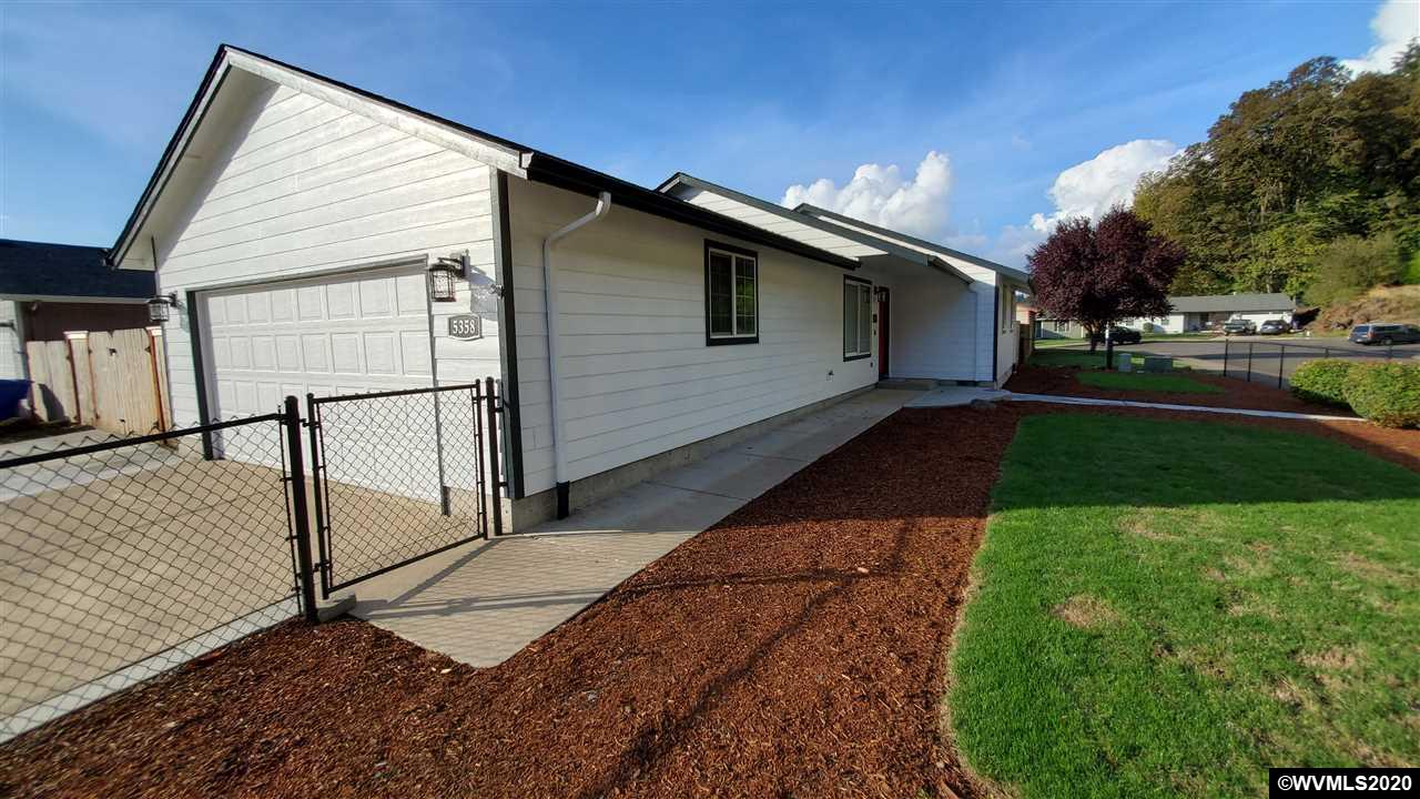 5358 Holly Loop Southeast Turner, OR 97392 - Photo 6 of 42