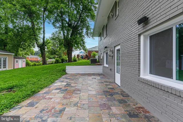 $3,850 | 3911 Egan Drive, Fairfax, VA 22030