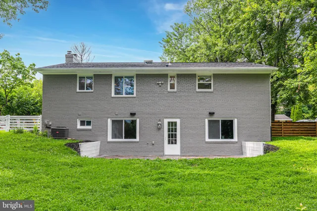 $3,850 | 3911 Egan Drive, Fairfax, VA 22030