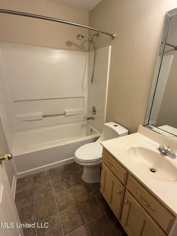 $1,950 | 1067 Parkview Circle North, Unit S, Southaven, MS 38671