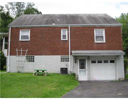 433 Trestle Road Plum, PA 15239 - Photo 3 of 5 Exterior Back.