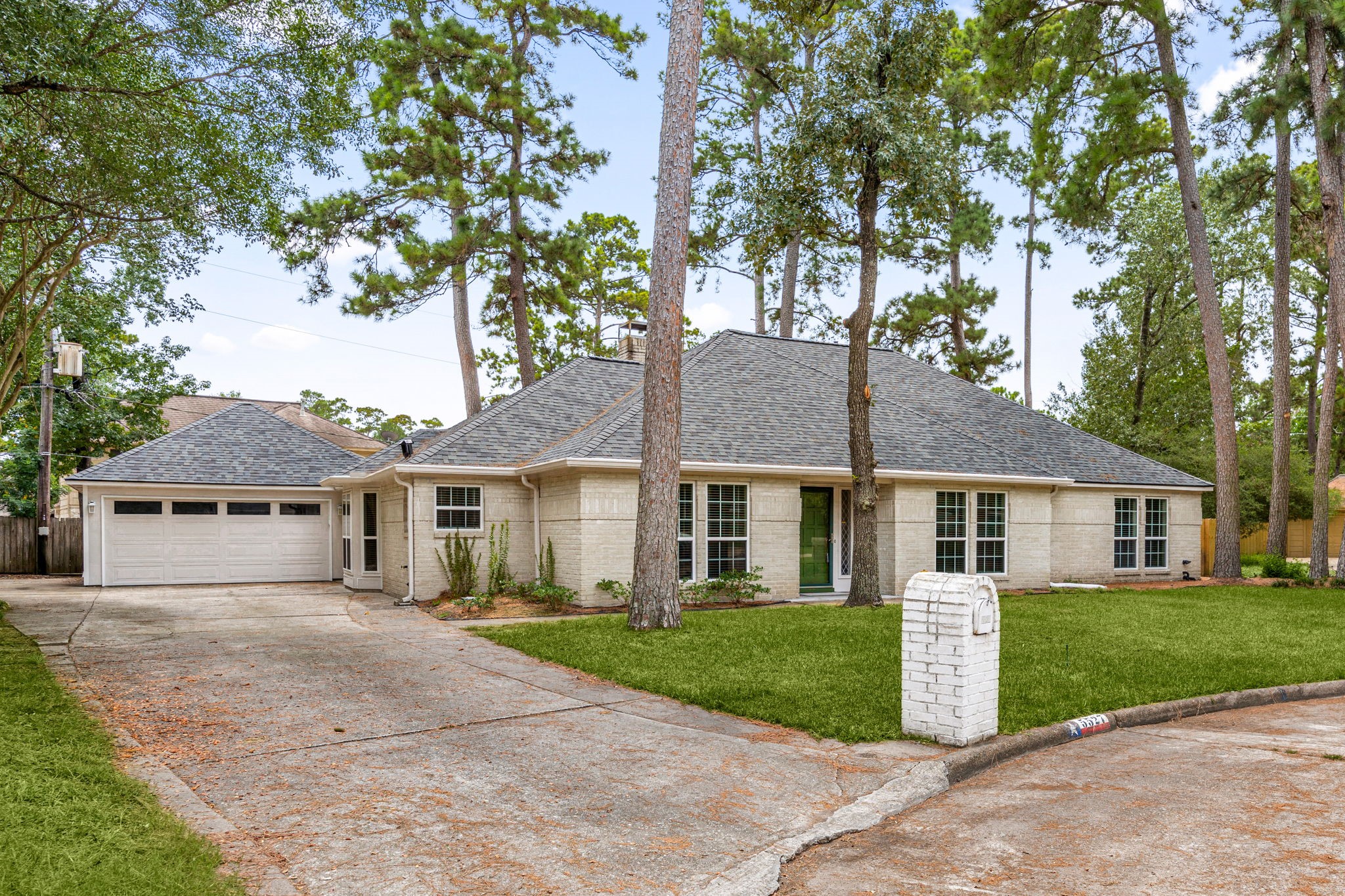 5527 Alamosa Lane Spring, TX 77379 - Photo 31 of 40 front view of residential houses with a yard
