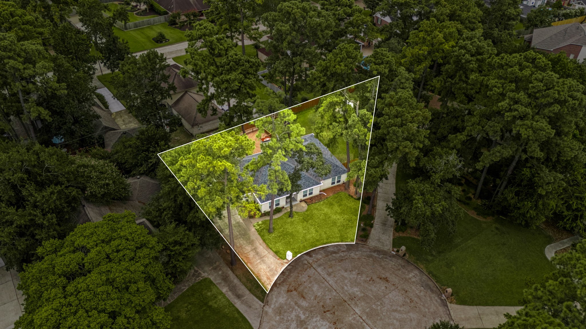 5527 Alamosa Lane Spring, TX 77379 - Photo 34 of 40 a view of a backyard