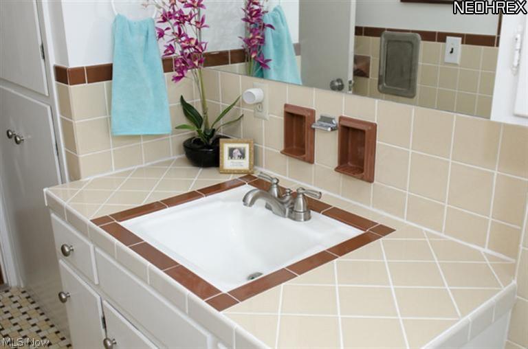 189 Benson Road Akron, OH 44333 - Photo 10 of 25 Gallery Image 10