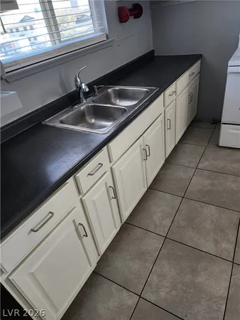 $1,250 | 4610 Elk Springs Avenue, Unit D, Las Vegas, NV 89103