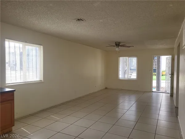 $1,250 | 4610 Elk Springs Avenue, Unit D, Las Vegas, NV 89103