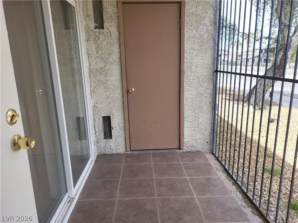 $1,250 | 4610 Elk Springs Avenue, Unit D, Las Vegas, NV 89103