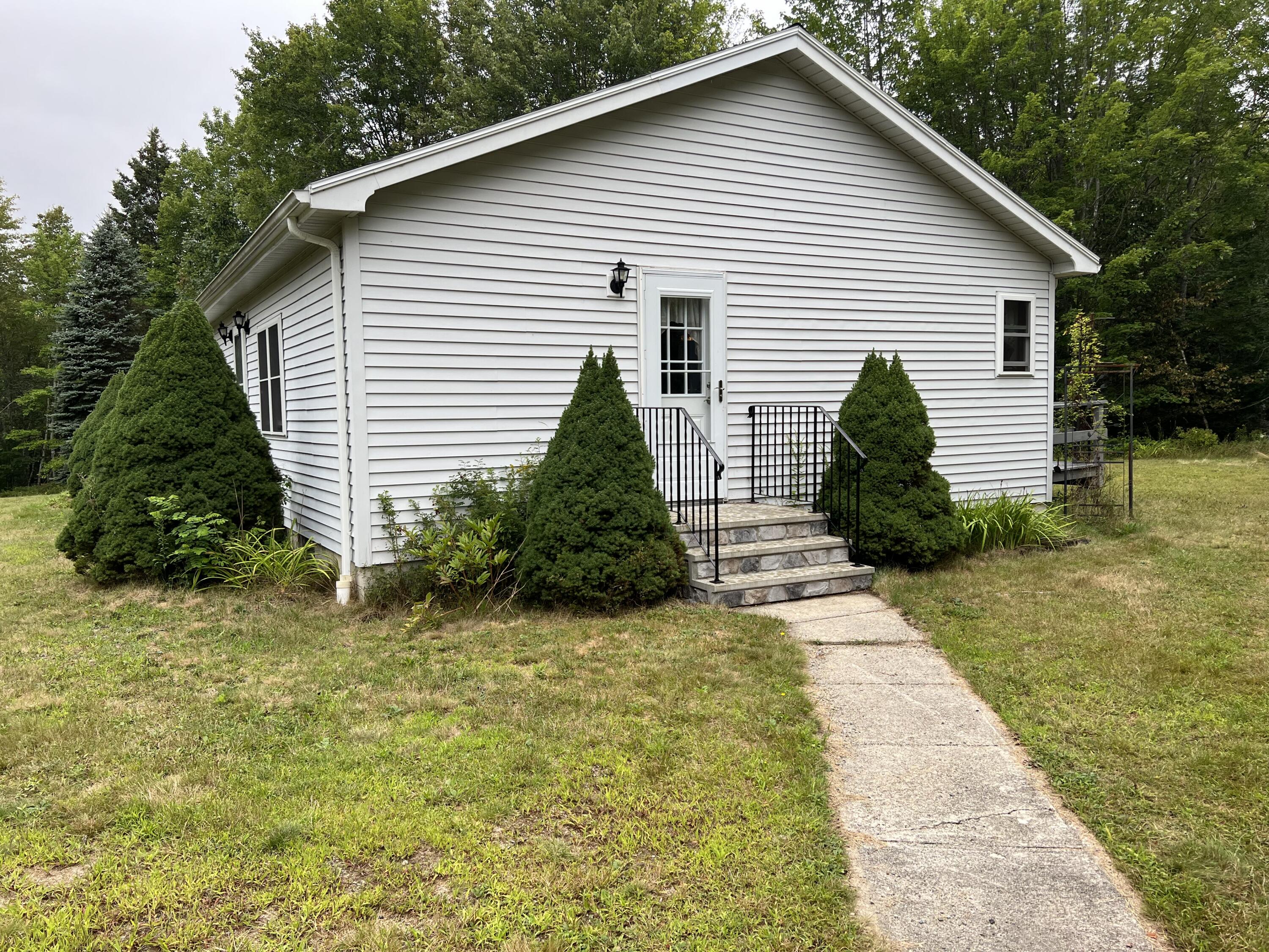 425 Kansas Road Milbridge, ME 04658 - Photo 6 of 56 IMG_1555