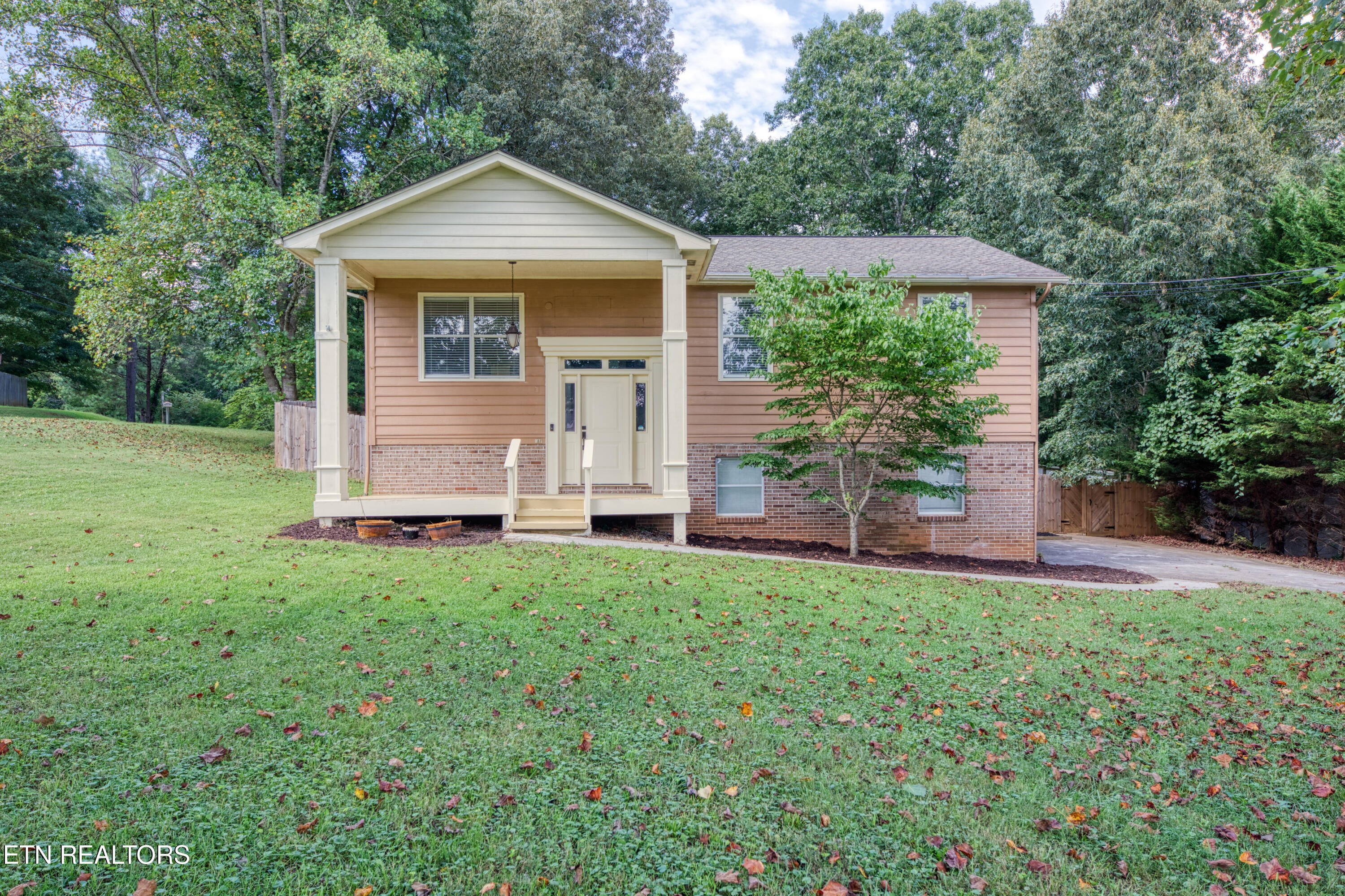 6061 Huffs Ferry Road Loudon, TN 37774 - Photo 1 of 24 0H3A2922_98