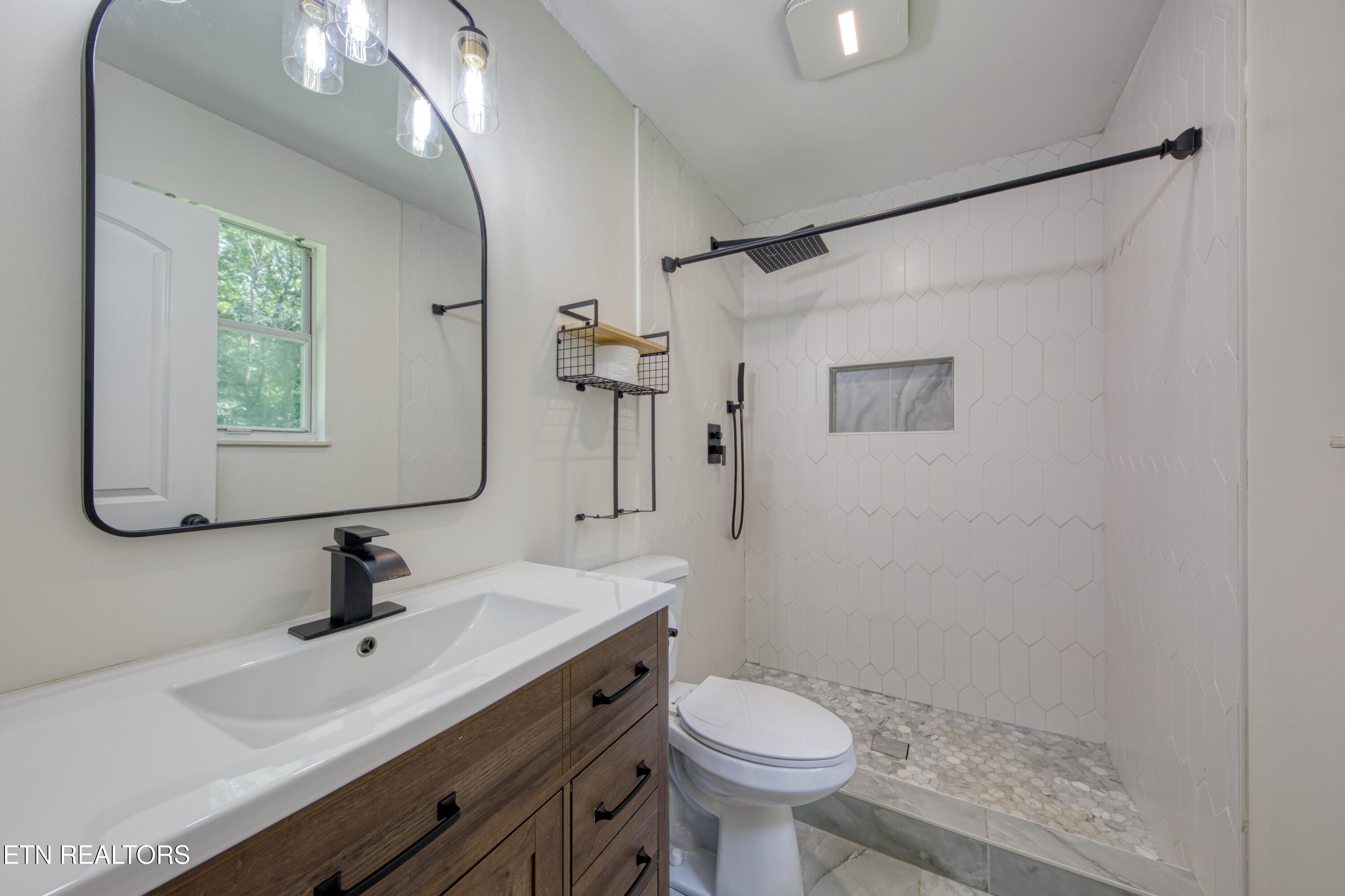 6061 Huffs Ferry Road Loudon, TN 37774 - Photo 9 of 24 0H3A2868_84