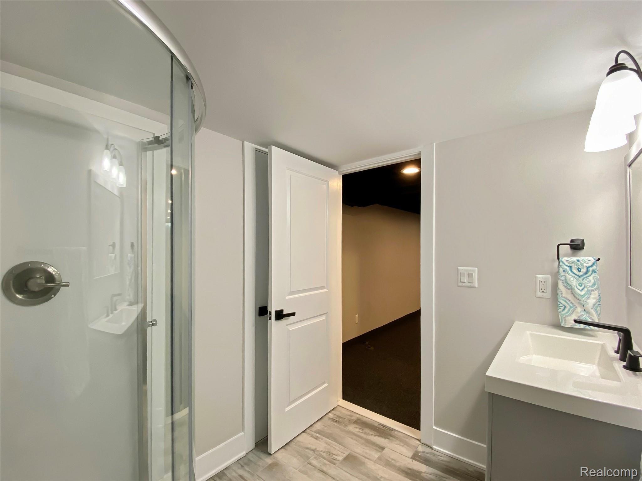 821 Canterbury Road Grosse Pointe, MI 48236 - Photo 72 of 83 IMG_8006.jpg