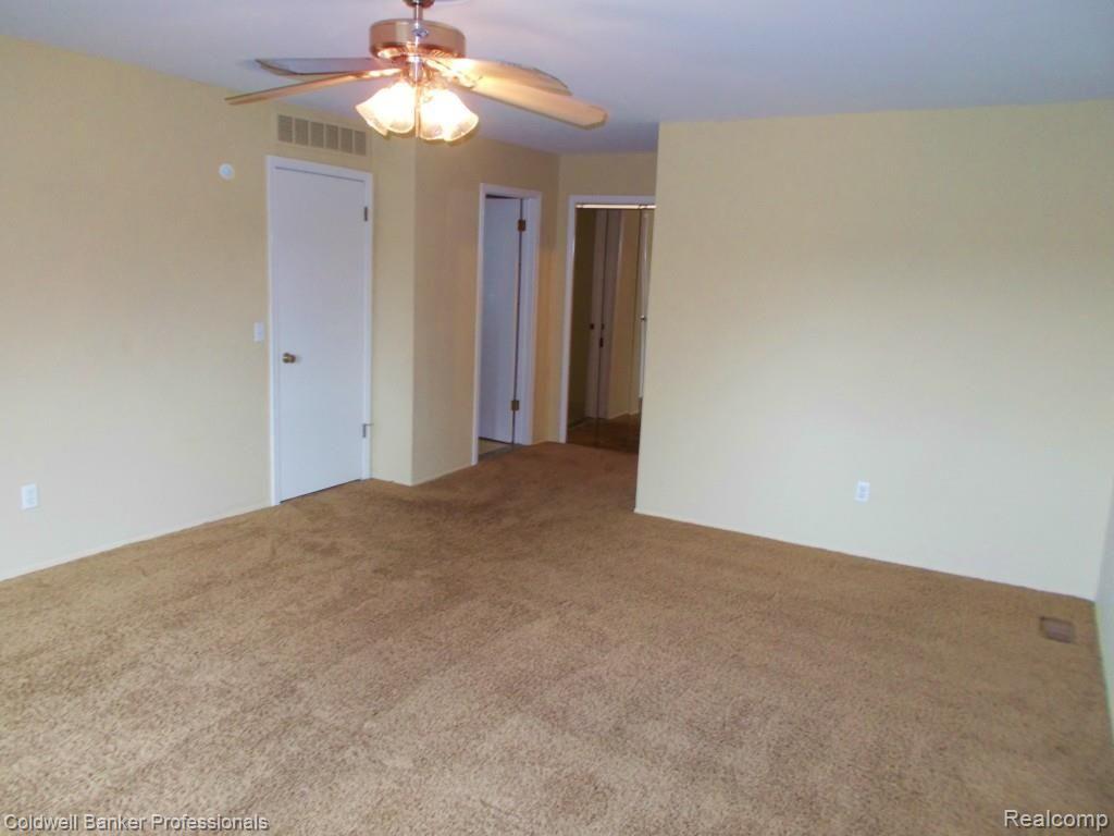 351 Torrent Court Rochester, MI 48307 - Photo 10 of 21 014.jpg