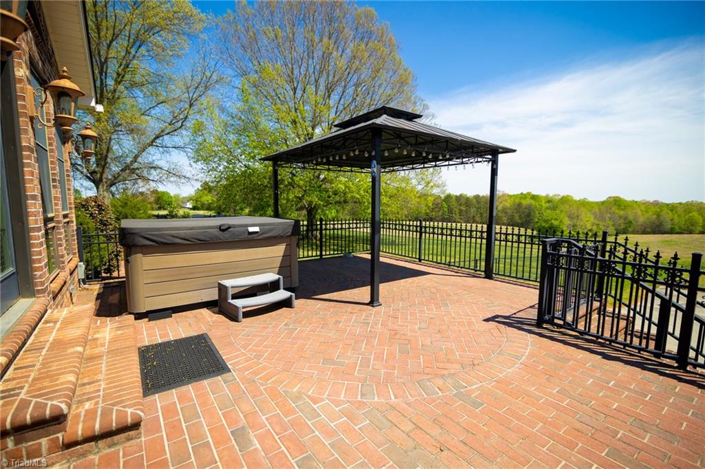 1110 Coon Road Pinnacle, NC 27043 - Photo 5 of 50
