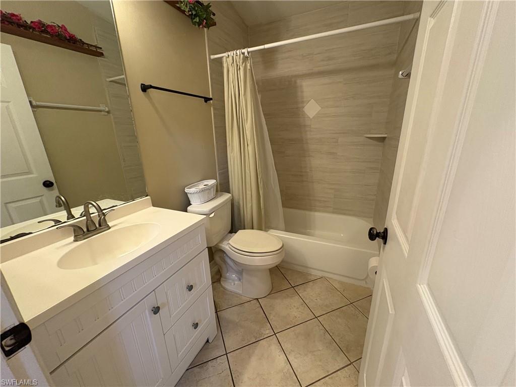 5232 Raintree Lane Naples, FL 34113 - Photo 30 of 38 NEW TUB & TILE UPDATED