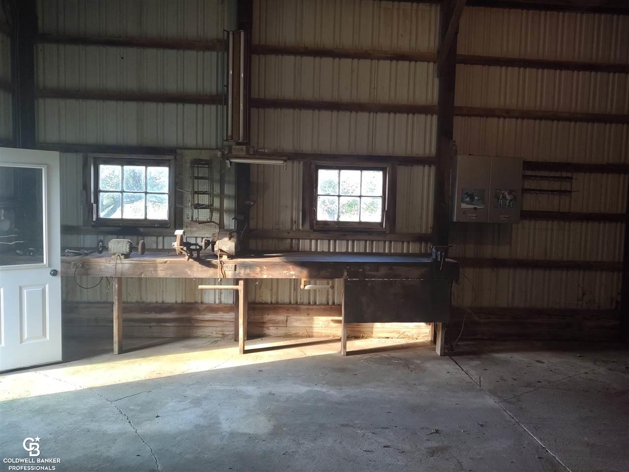 14780 Speaker Road Yale, MI 48097 - Photo 37 of 37 view of work bench in pol