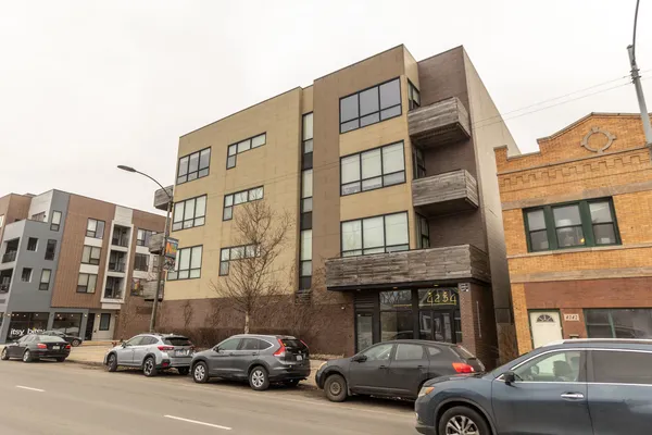 $2,895 | 4234 North Western Avenue, Unit 3B, Chicago, IL 60618
