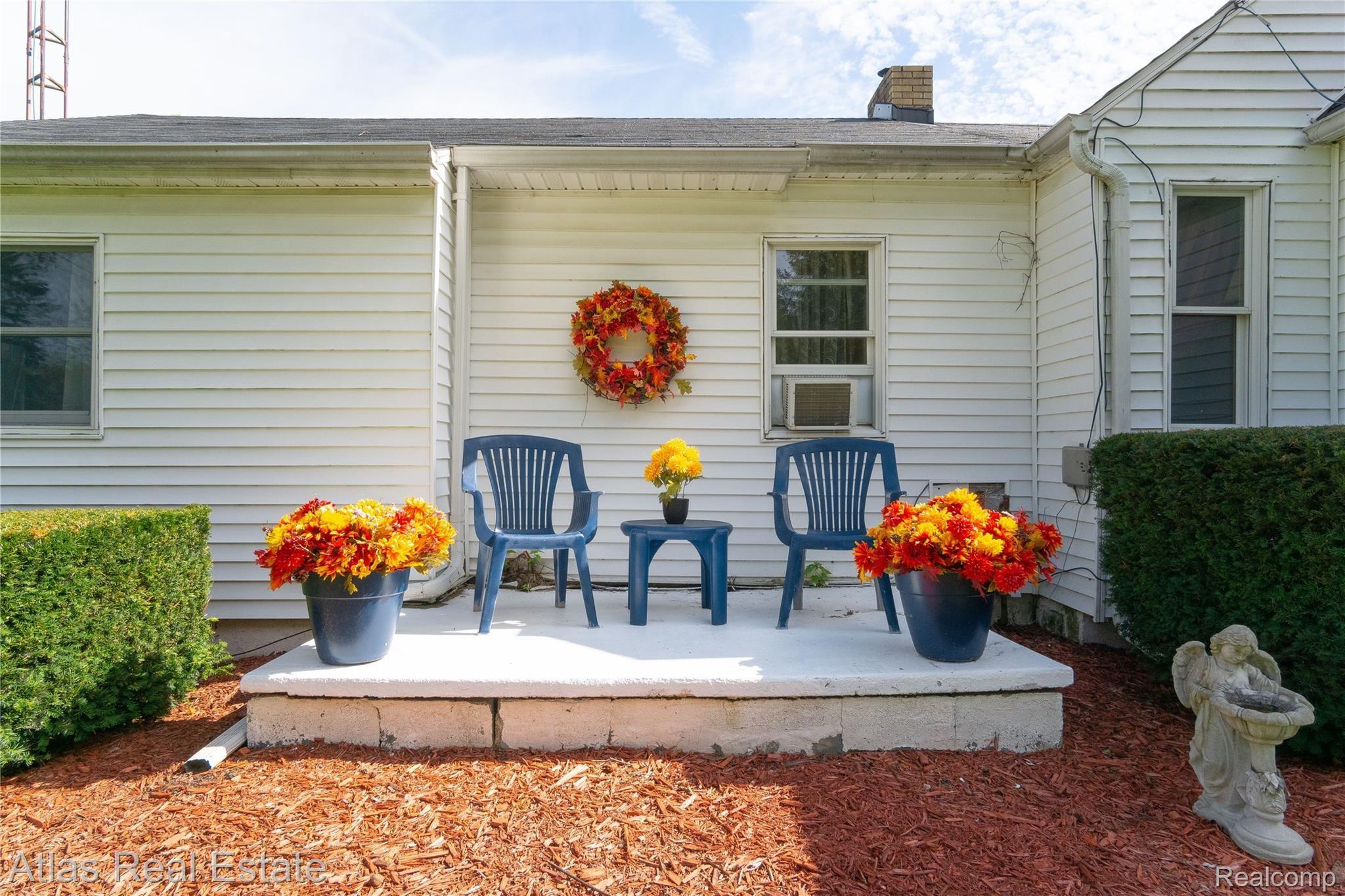 4333 Howe Road Grand Blanc, MI 48439 - Photo 6 of 42 Exteriors (6 of 13).jpg