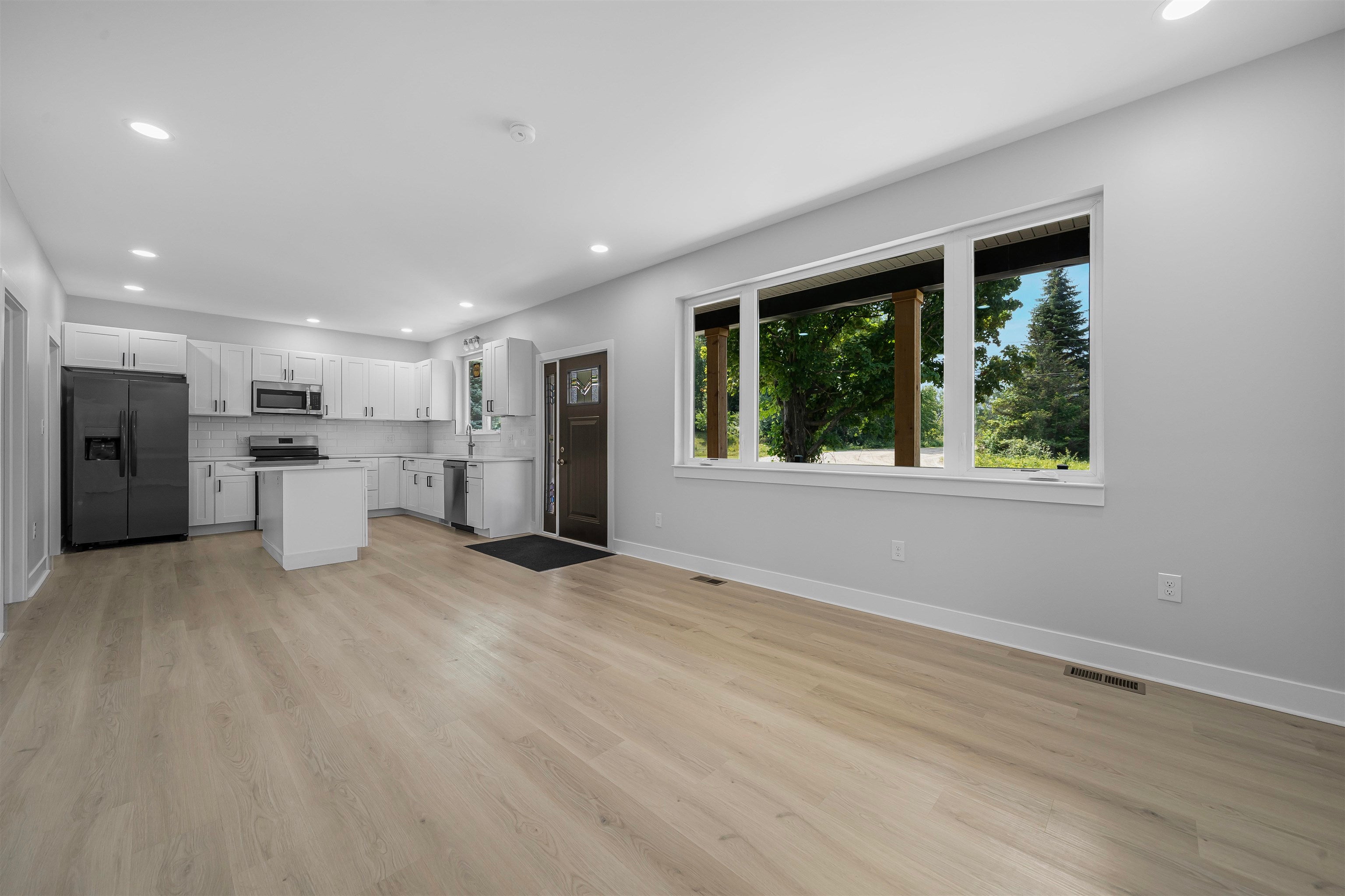 1713 Vanderlip Road Traverse City, MI 49686 - Photo 6 of 54 Gallery Image 6