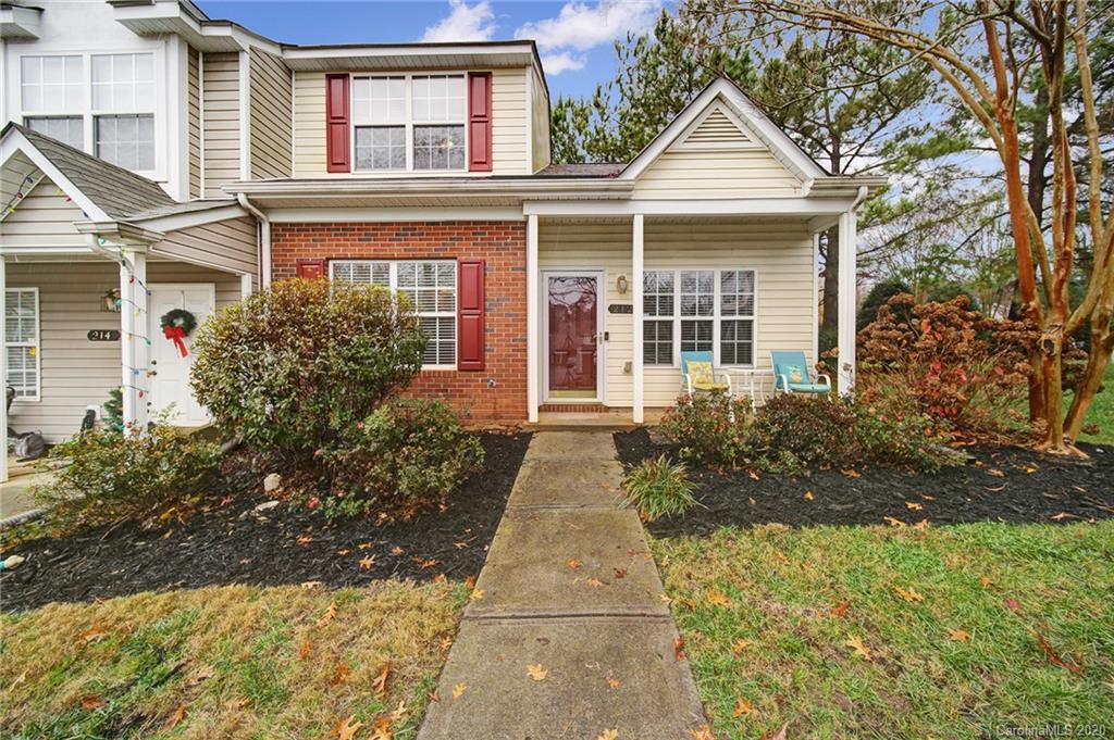 212 Butler Place Fort Mill, SC 29715 - Photo 1 of 37 Gallery Image 1