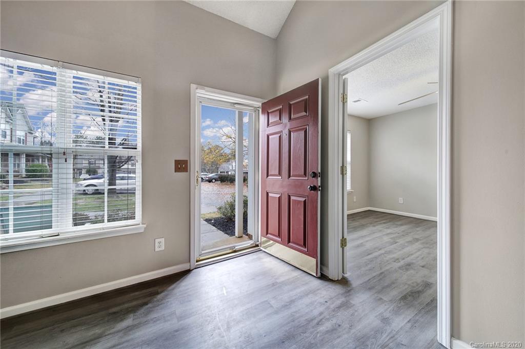212 Butler Place Fort Mill, SC 29715 - Photo 5 of 37 Gallery Image 5