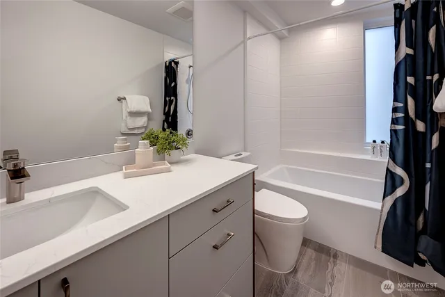 $824,900 | 633 13th Avenue East, Seattle, WA 98102