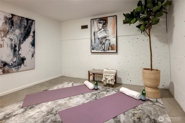 $824,900 | 633 13th Avenue East, Seattle, WA 98102