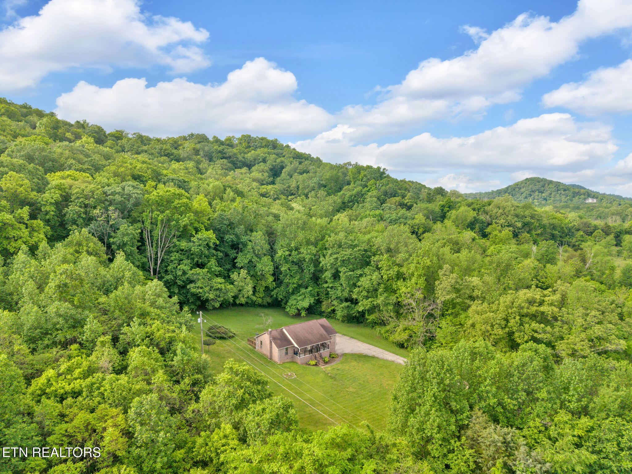 243 Bunch Lane Clinton, TN 37716 - Photo 12 of 47 12-web-or-mls-DJI_20250502092944_0037_D