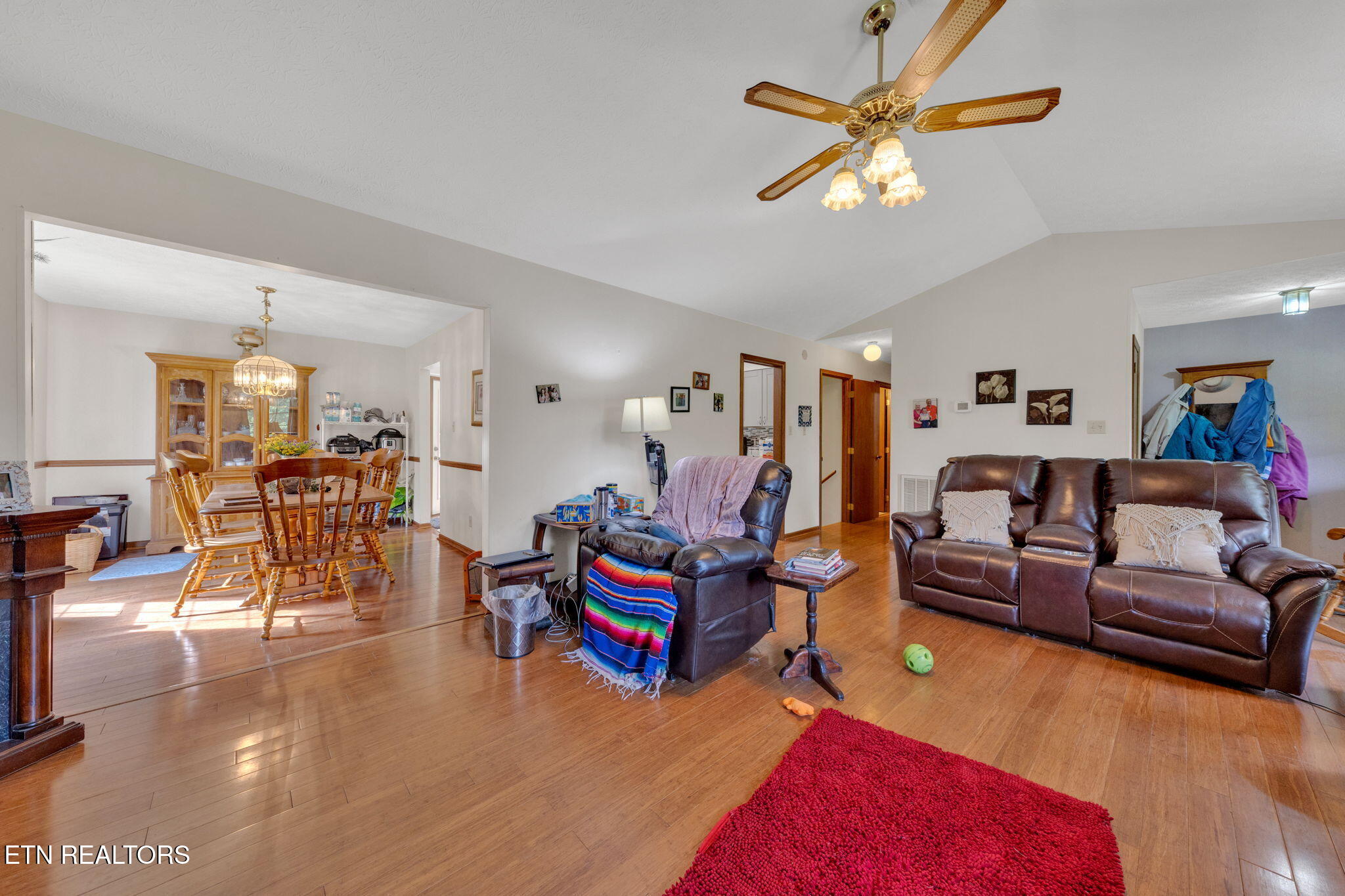 243 Bunch Lane Clinton, TN 37716 - Photo 19 of 47 27-web-or-mls-M50A6531