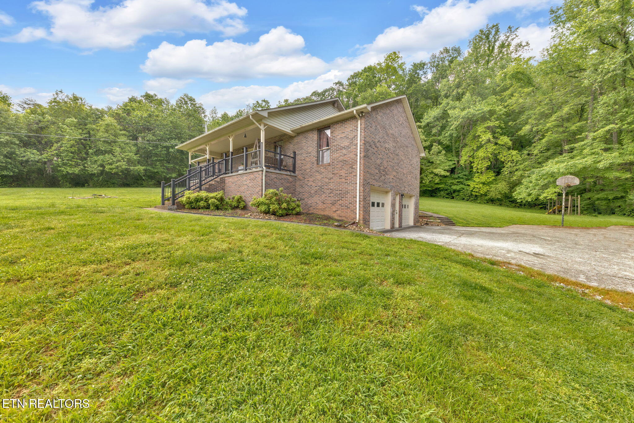 243 Bunch Lane Clinton, TN 37716 - Photo 2 of 47 20-web-or-mls-M50A6501