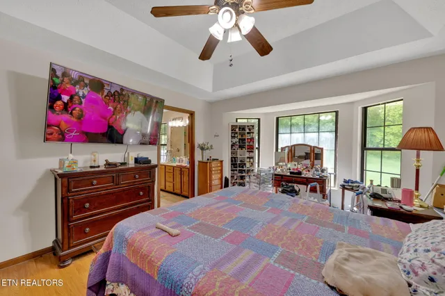 $459,900 | 243 Bunch Lane, Clinton, TN 37716