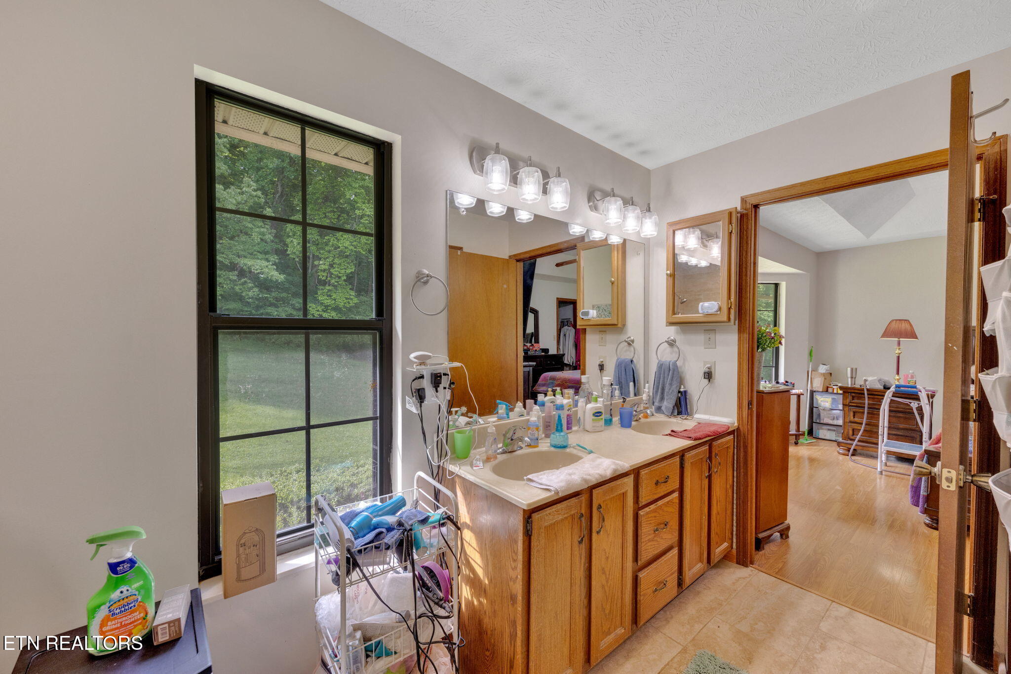 243 Bunch Lane Clinton, TN 37716 - Photo 29 of 47 49-web-or-mls-M50A6627