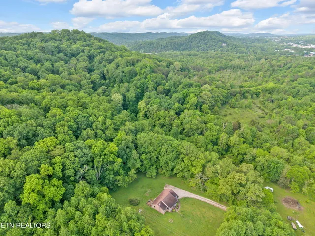 $459,900 | 243 Bunch Lane, Clinton, TN 37716