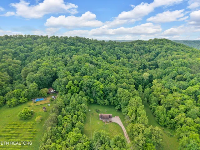 $459,900 | 243 Bunch Lane, Clinton, TN 37716