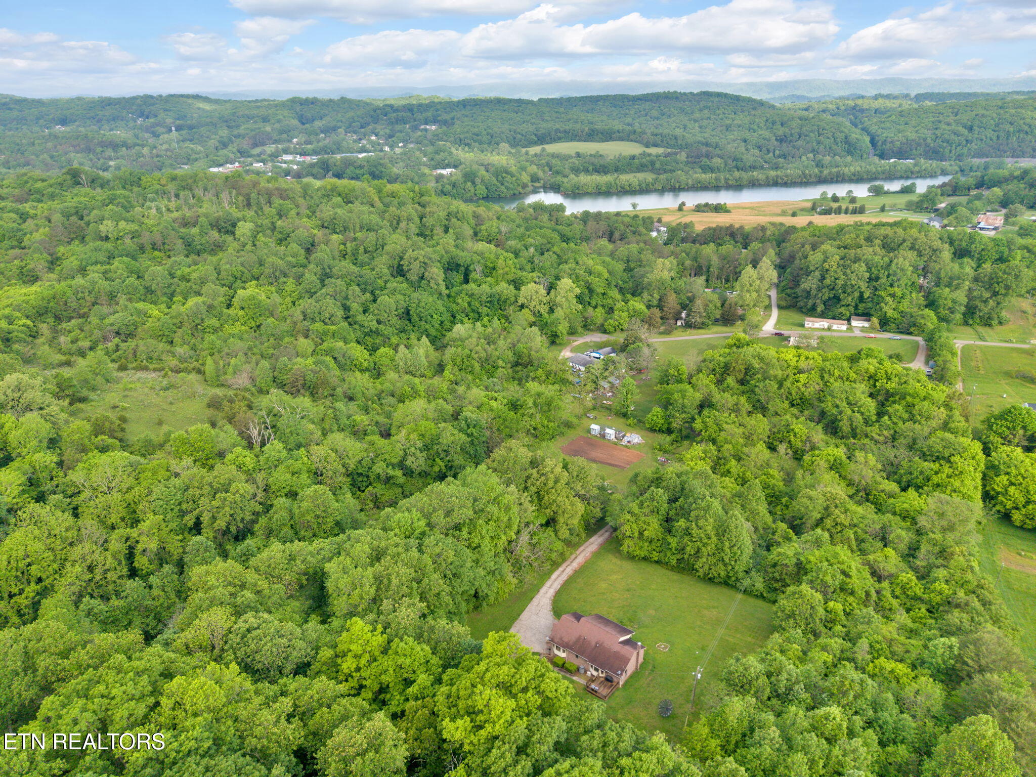 243 Bunch Lane Clinton, TN 37716 - Photo 46 of 47 2-web-or-mls-DJI_20250502092211_0001_D
