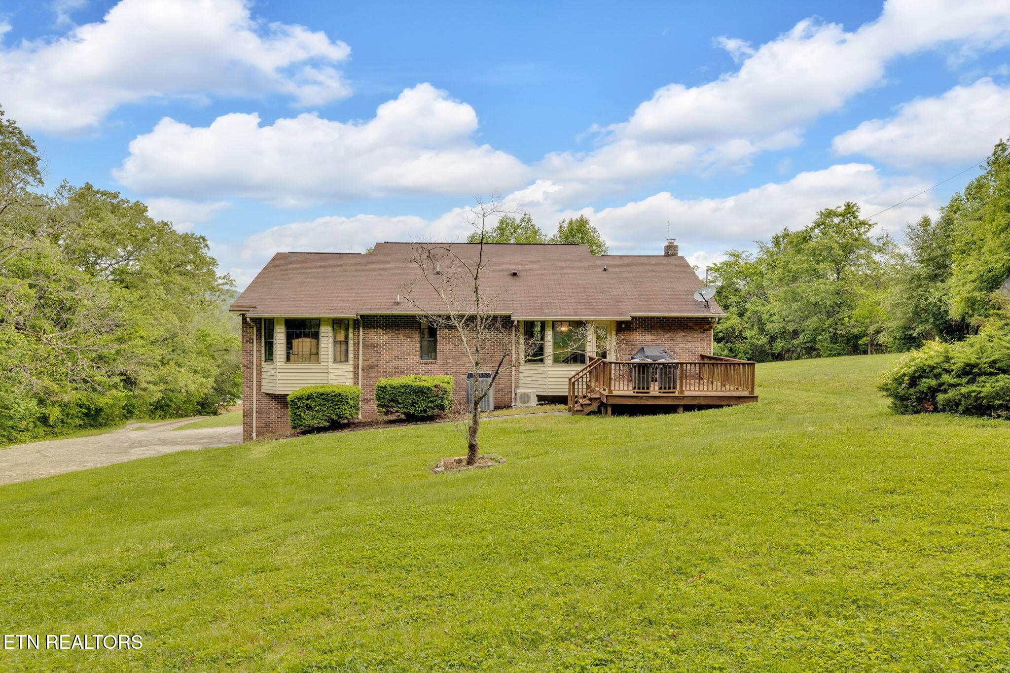 243 Bunch Lane Clinton, TN 37716 - Photo 5 of 47 14-web-or-mls-M50A6483