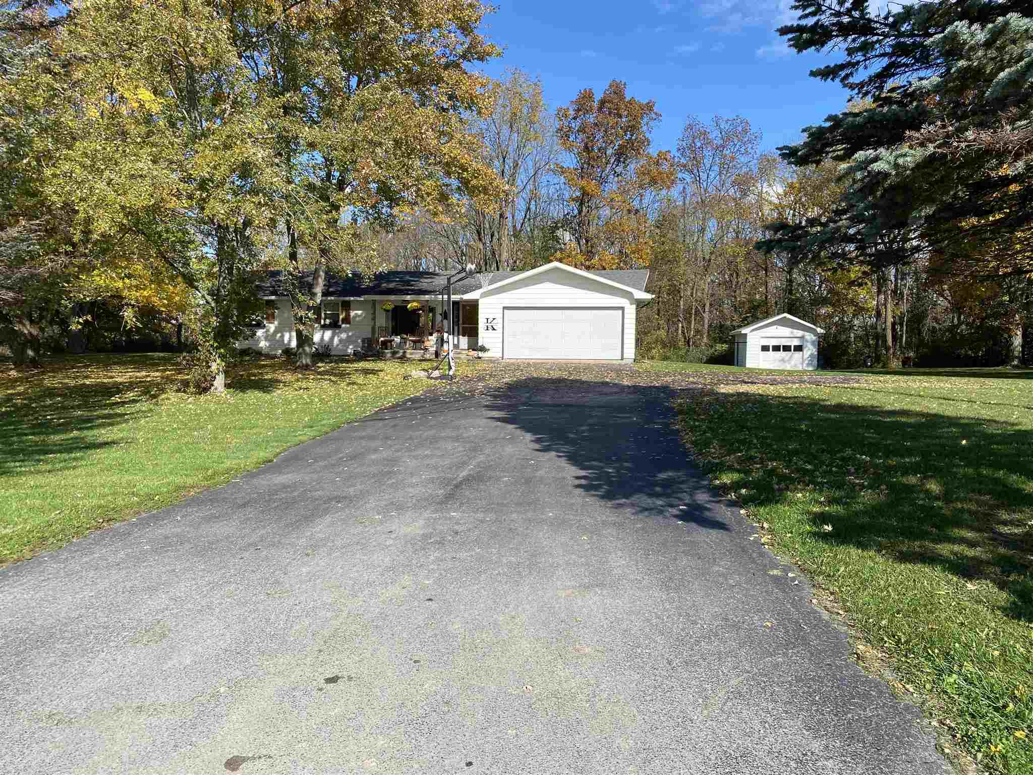 11620 Hildebrand Road Fort Wayne, IN 46818 - Photo 2 of 36