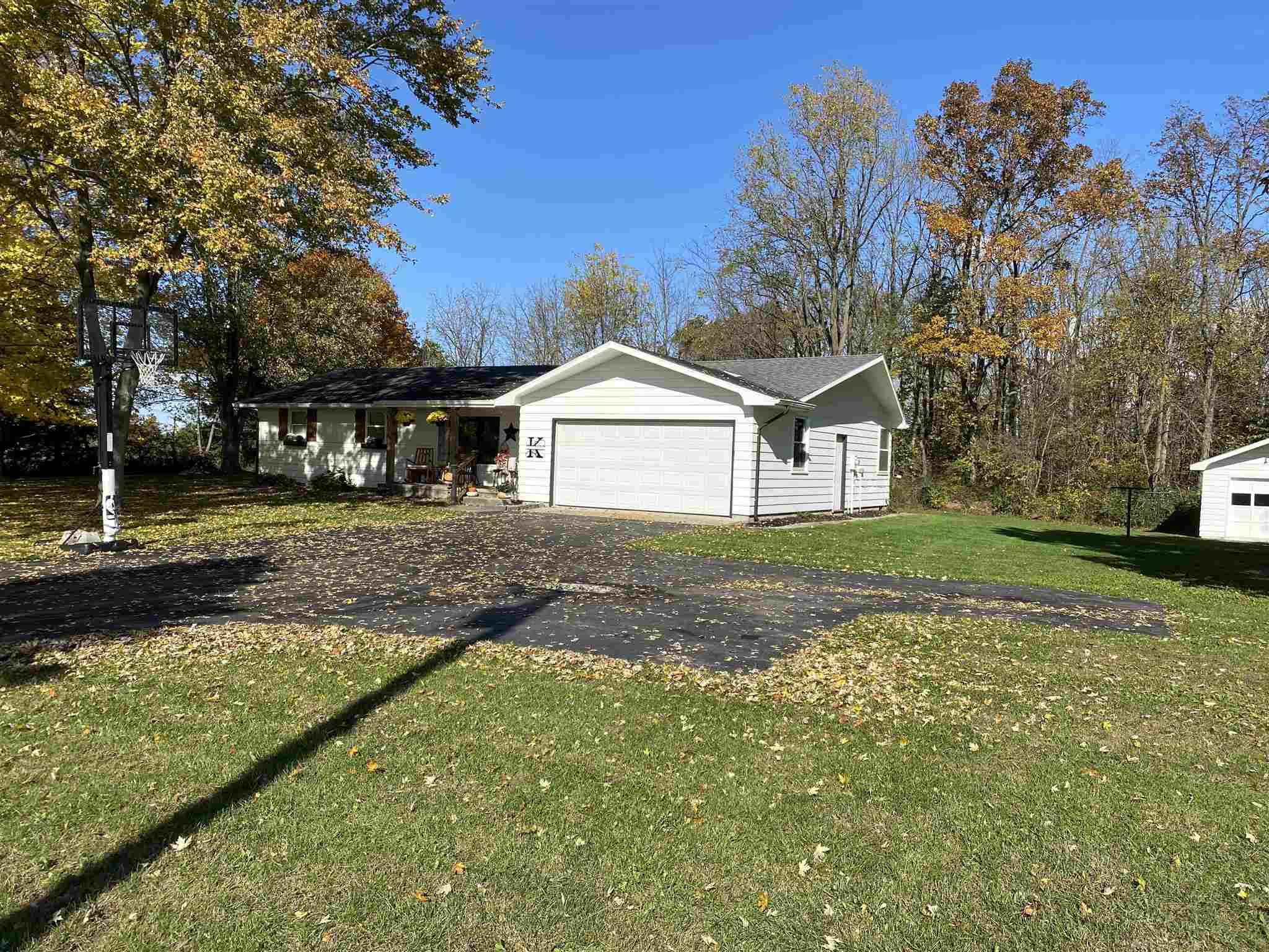11620 Hildebrand Road Fort Wayne, IN 46818 - Photo 4 of 36