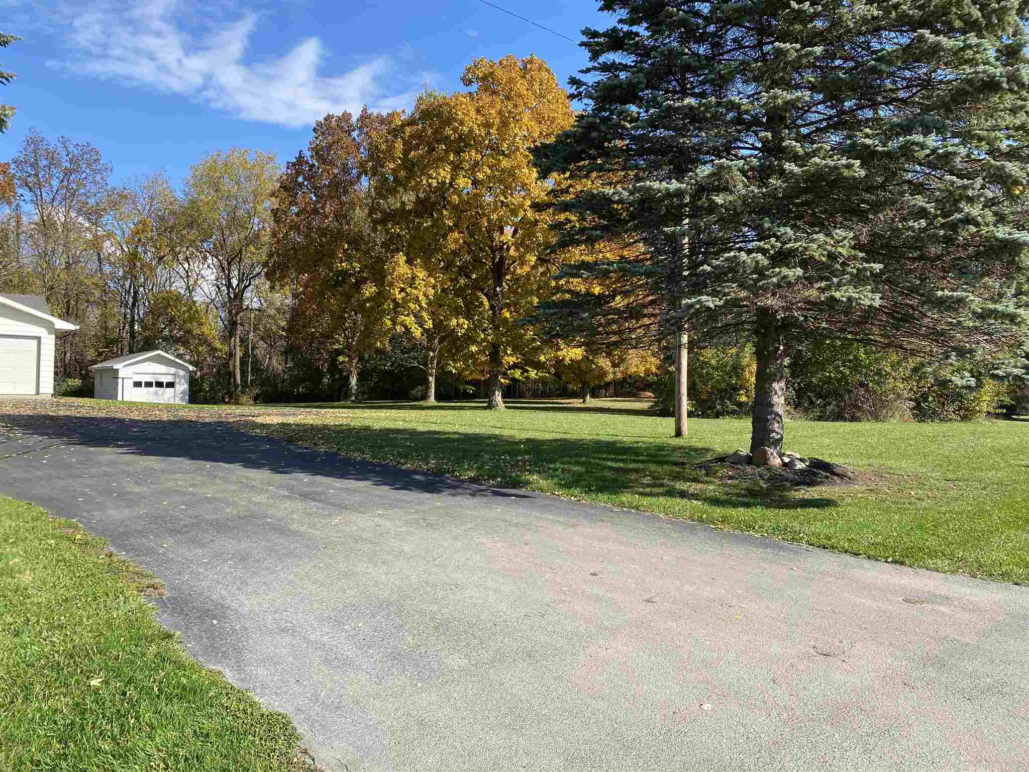 11620 Hildebrand Road Fort Wayne, IN 46818 - Photo 5 of 36