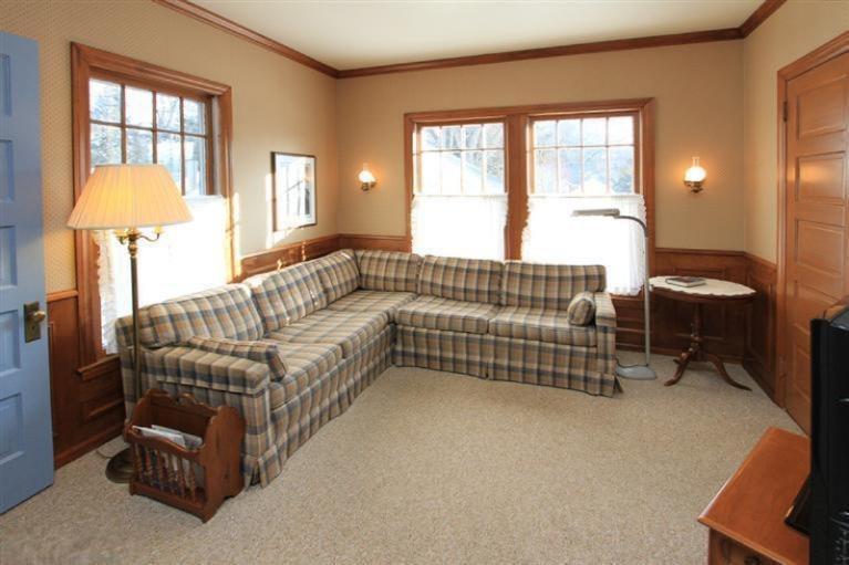 2024 Centeridge Road Kalamazoo, MI 49008 - Photo 9 of 18 Additional Photo