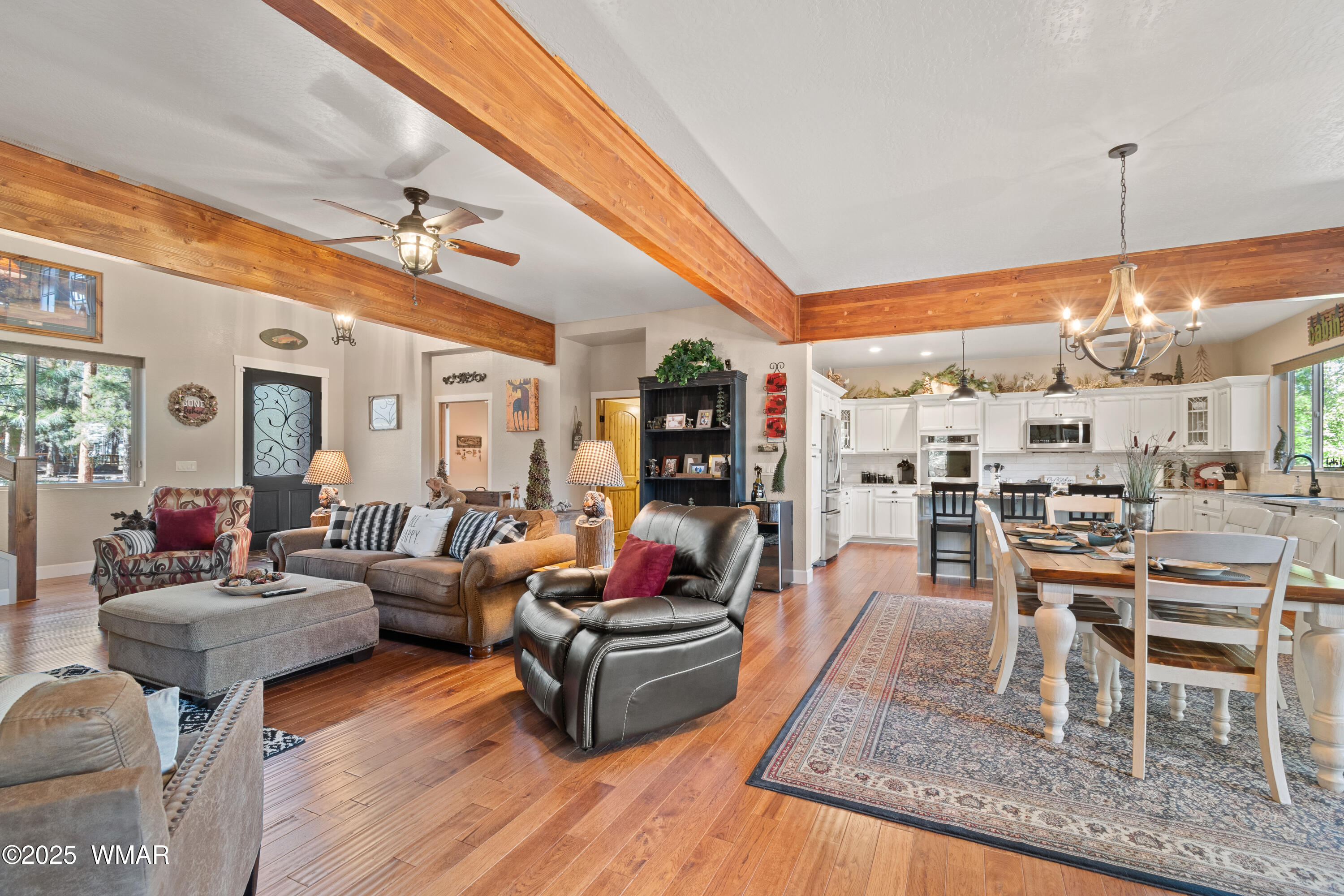 8173 White Oak Road Pinetop, AZ 85935 - Photo 14 of 79 Greatroom