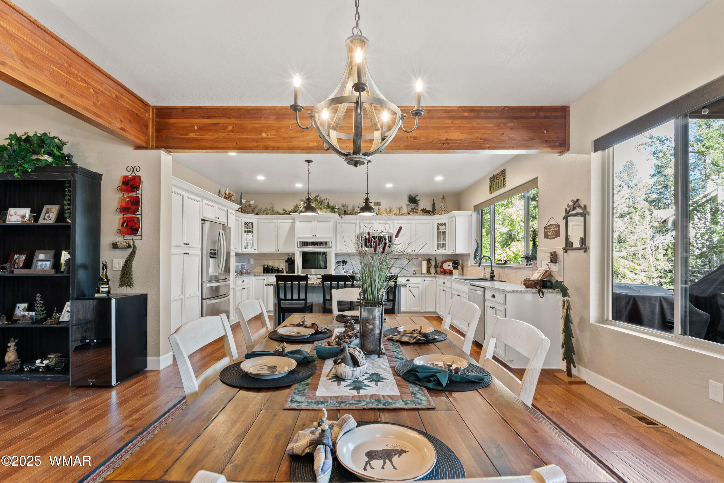 8173 White Oak Road Pinetop, AZ 85935 - Photo 15 of 79 Dining to Kitchen