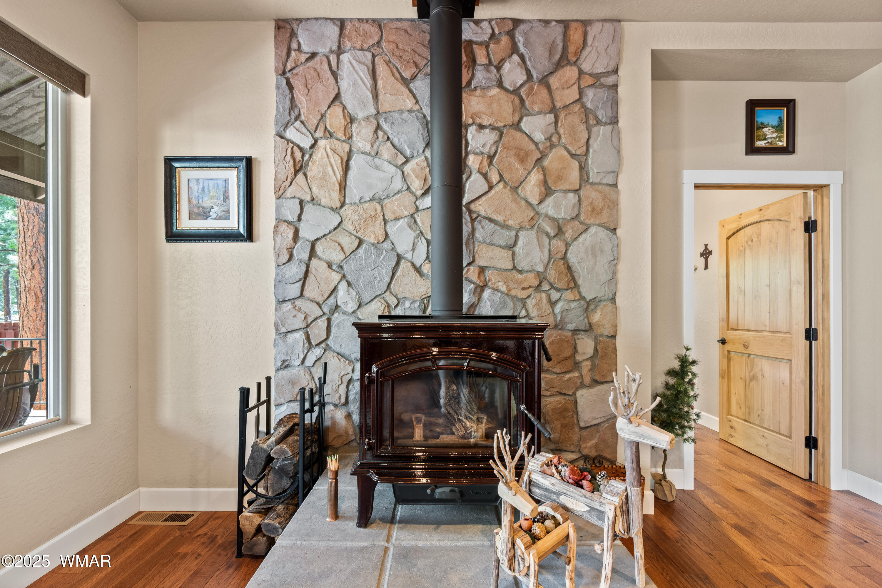 8173 White Oak Road Pinetop, AZ 85935 - Photo 20 of 79 Woodstove